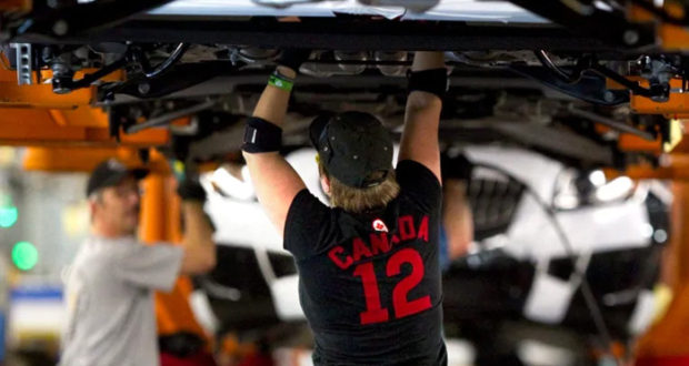 General Motors has built cars in Oshawa, Ont., for the past 65 years, a tradition that is now in doubt. (Chris Young/Canadian Press)